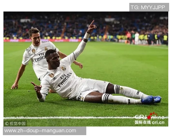 每体:有消息人士称,很难幻想维尼修斯下赛季还会留在皇马 每体:有消息人士称,很难幻想维尼修斯下赛季还会留在皇马